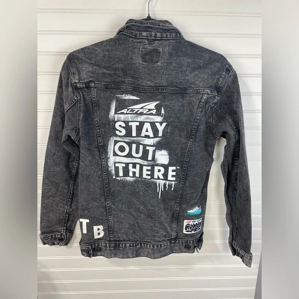 Altra Black Denim Graphic Long Sleeve Patch “Stay Out There” Jacket S Women’s - Picture 1 of 12